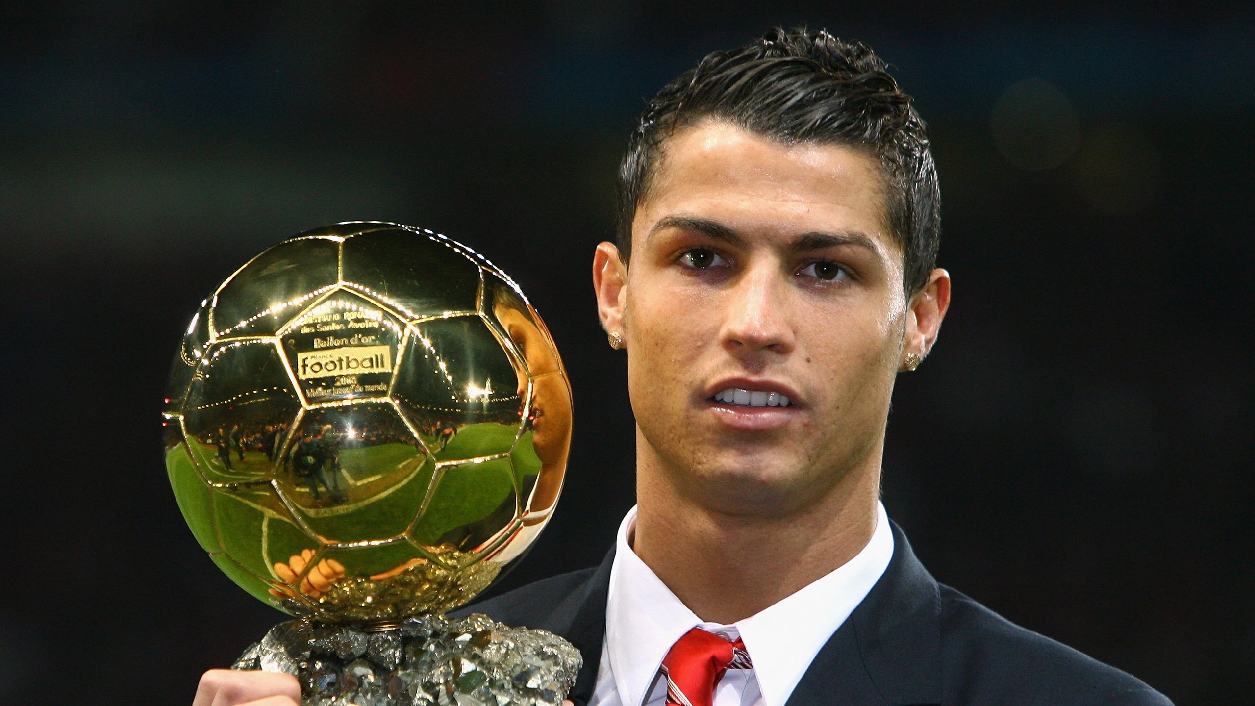 青少年足球培训项目实现线上线下融合，扩大培训覆盖面，青少年足球培训班收费标准